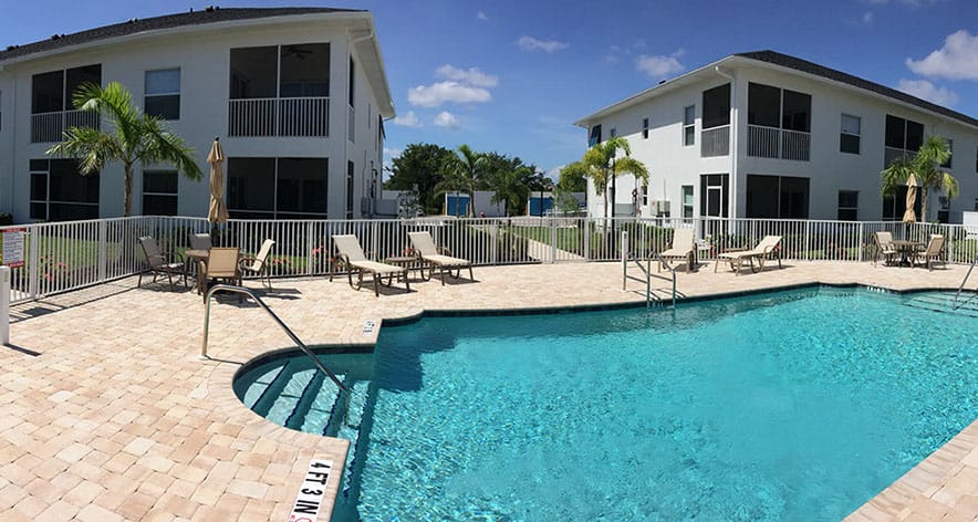henry street villas pool