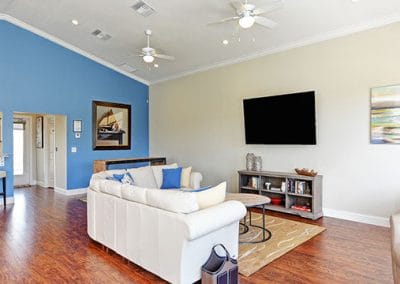 The Oaks On Henry Living Area