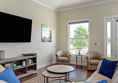 The Oaks On Henry Living Area